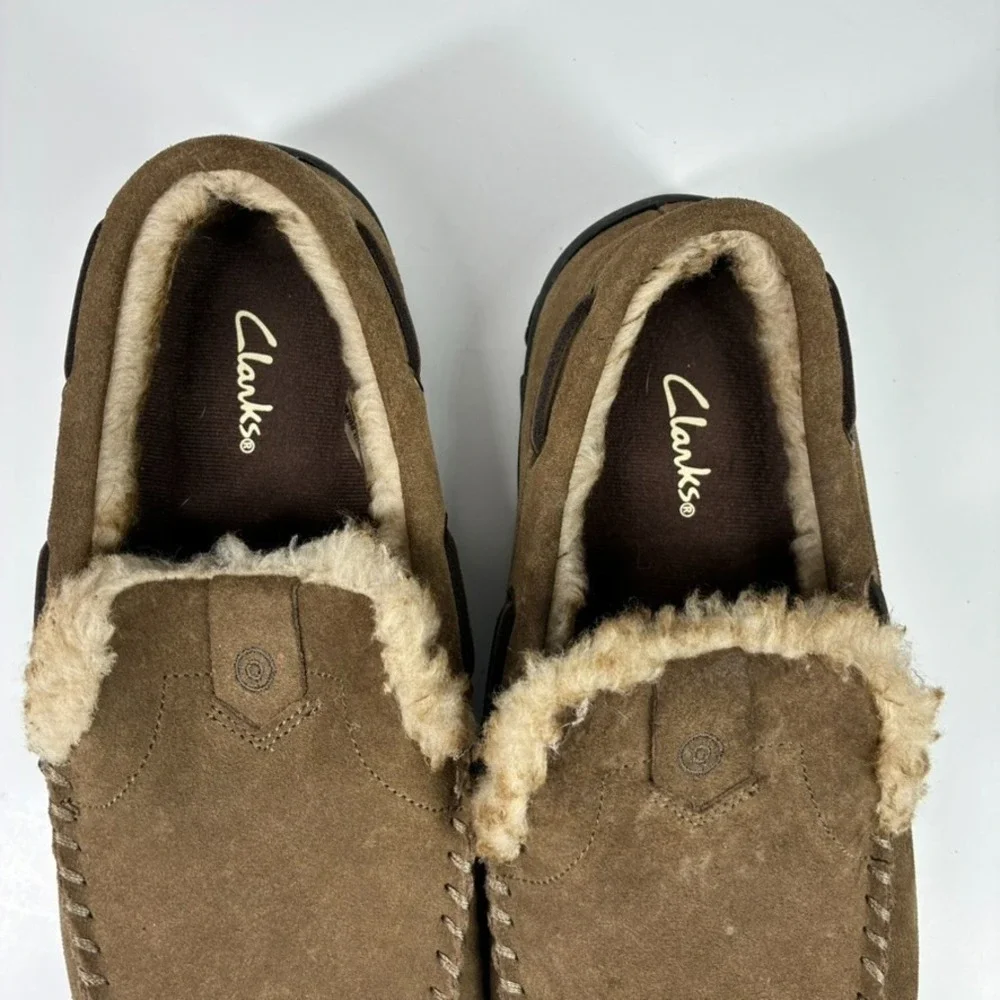 Clarks Men's US 12M Brown Suede Faux Fur Lined Venetian Moccasin House Slippers